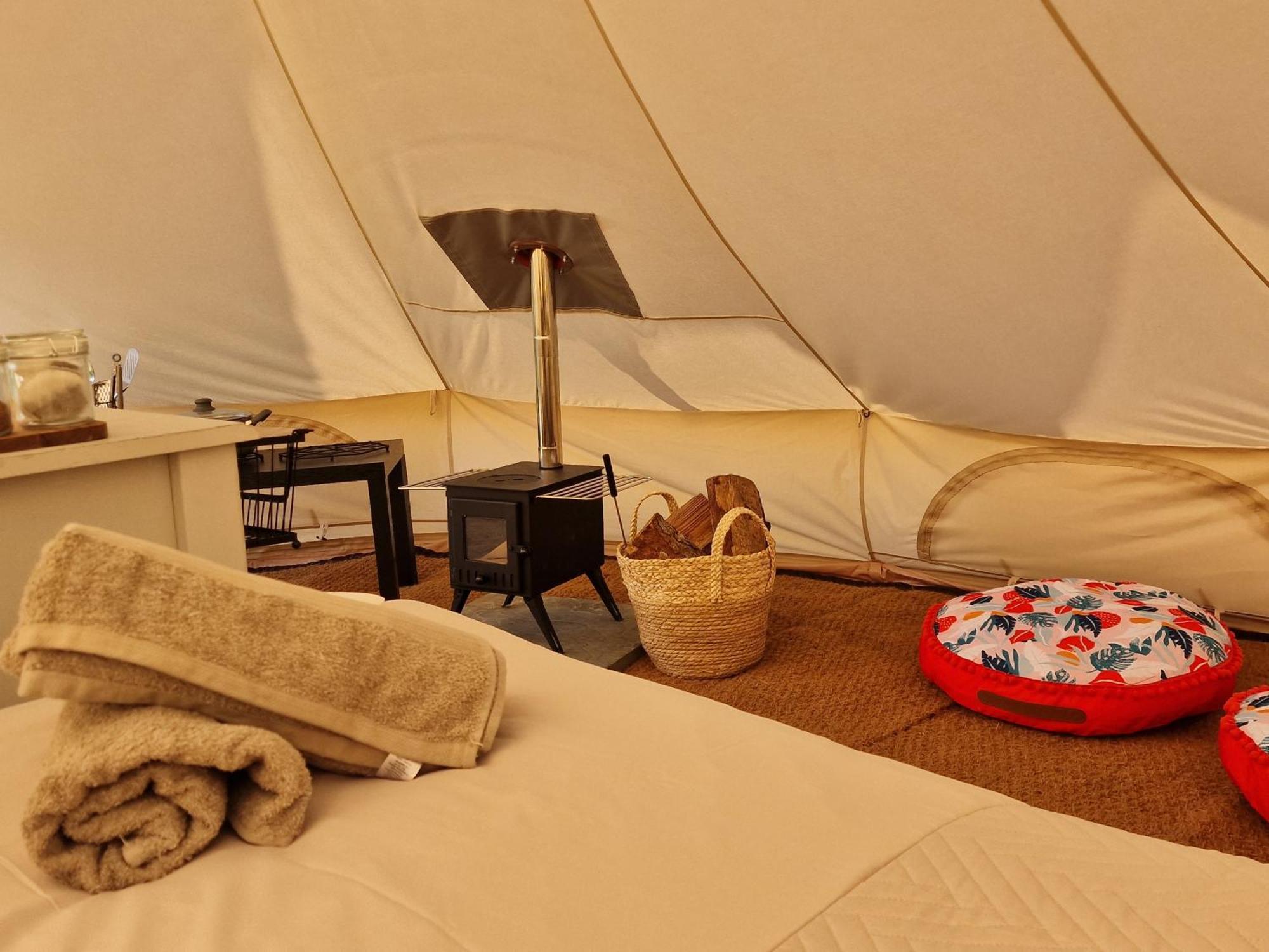 Beautiful 1-Bed Bell Tent In Holyhead Exterior photo